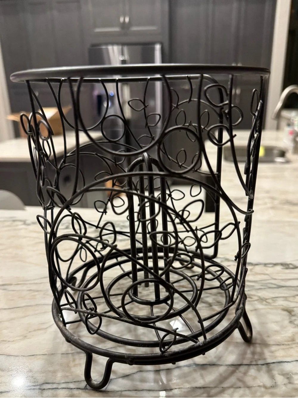 Decorative Black Wire Paper Towel Holder